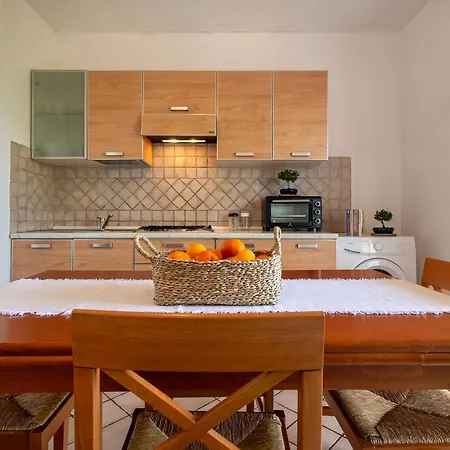 A Due Passi Dal Mare Apartment *
