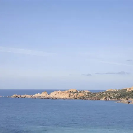 A Due Passi Dal Mare איזולה רוסה